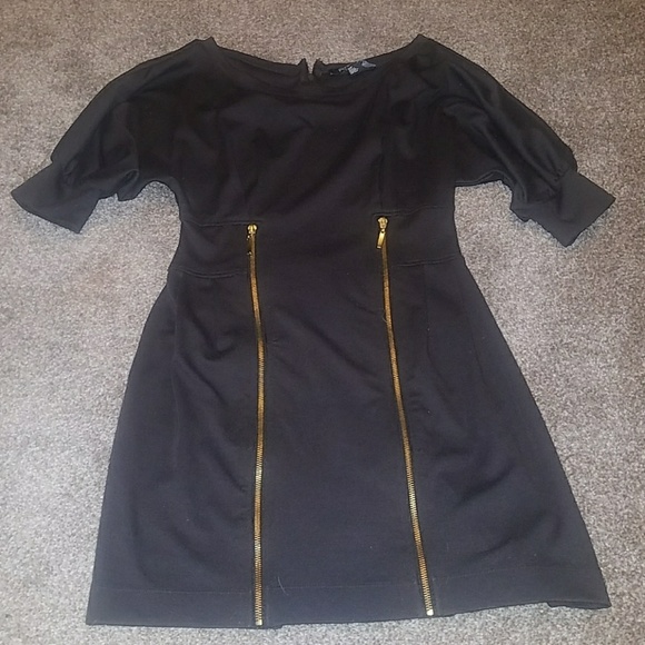 Woman's small dress. - Picture 1 of 3